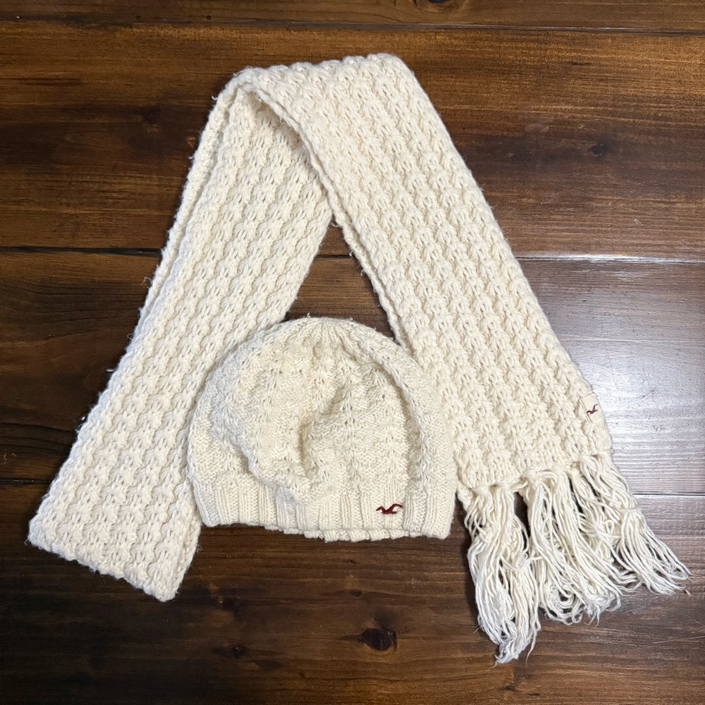 Hollister Cream Knit Scarf and Hat Set